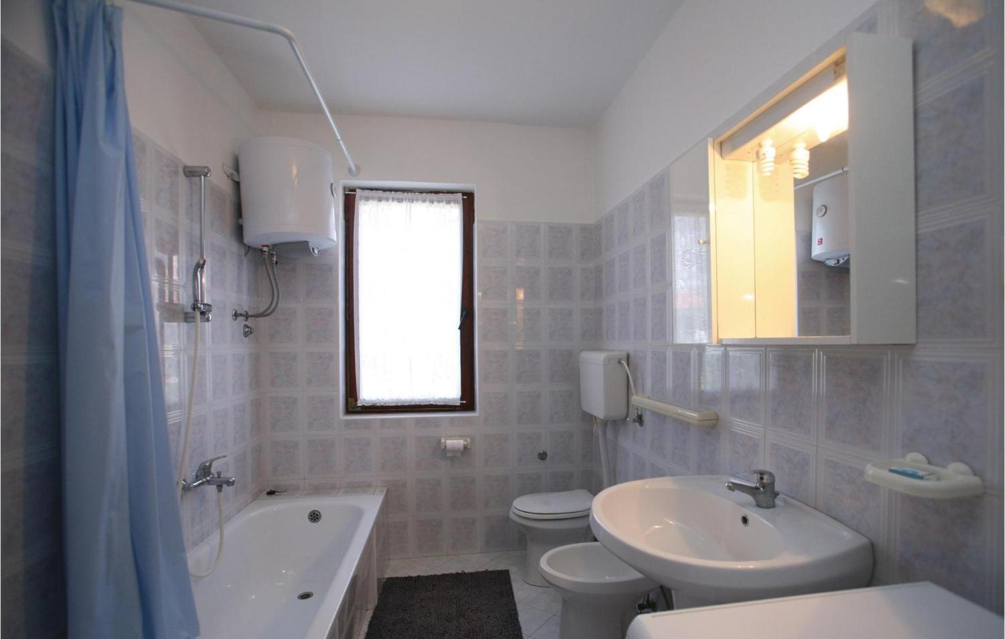 Raša 2 Bedroom Gorgeous Apartment In Labin מראה חיצוני תמונה